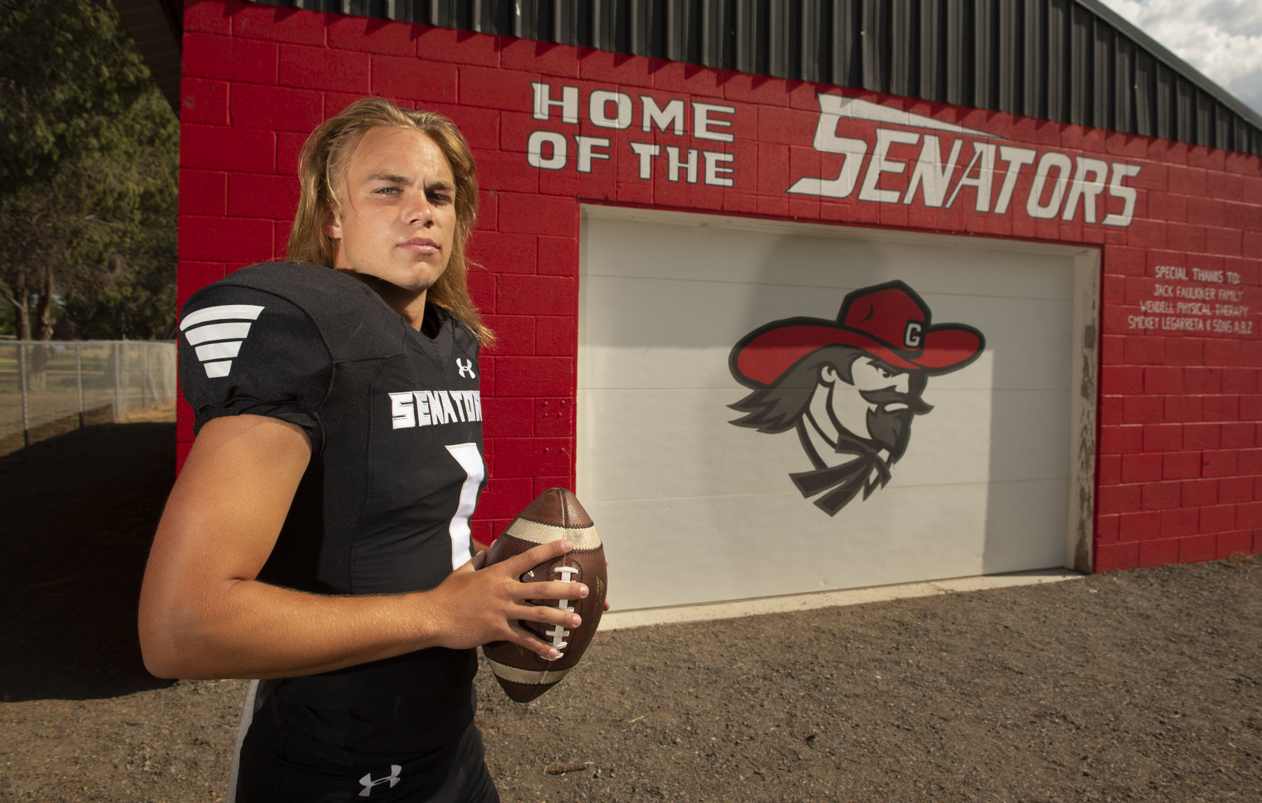 Quarterback Shane Jennings